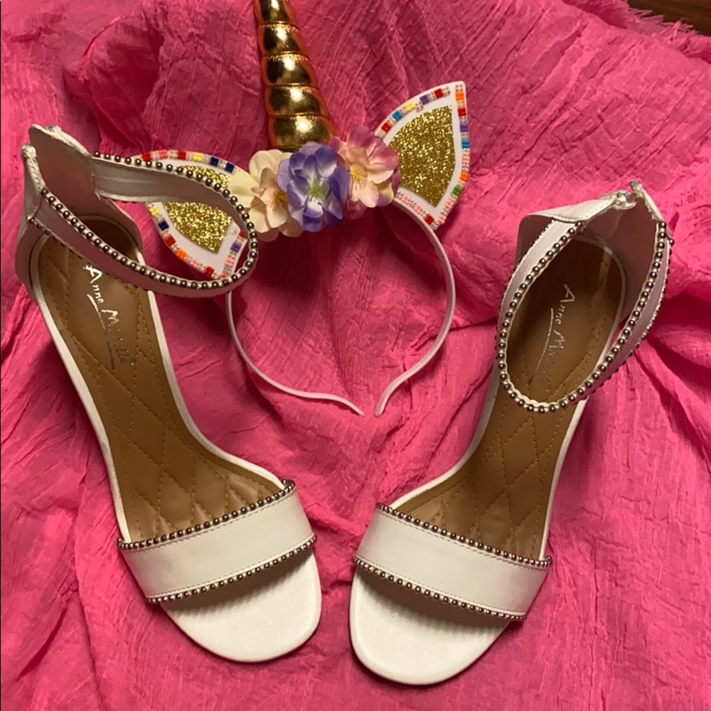 Shoes by Anne Michelle